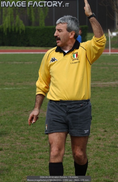 2004-04-04 Amatori-Sondrio 178 Arbitro.jpg